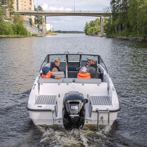 Runabout hors-bord - 550 BR - Bella Boats Oy - à double console / bow-rider / open