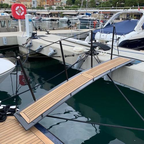 Passerelle pour base de loisirs - ATHENA - SWISS CARBON Marine Systems - pliante / en carbone / avec main courante