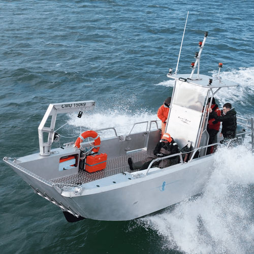 Bateau de travail - FOXSEA 660  - BORD A BORD - bateau de recherches et d'études / bateau de support pour la plongée / bateau de récupération des hydrocarbures
