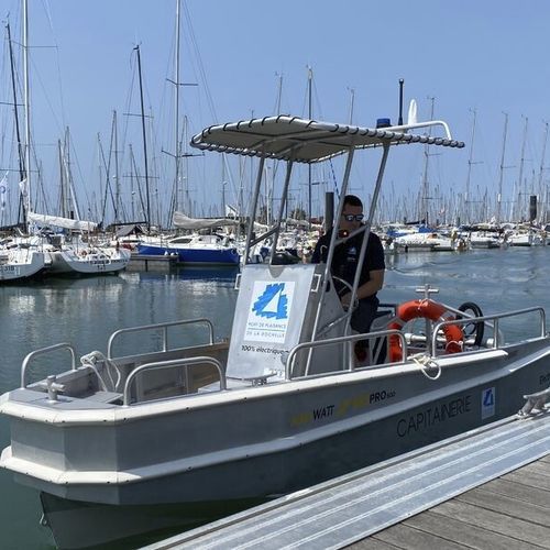 bateau de surveillance - BORD A BORD