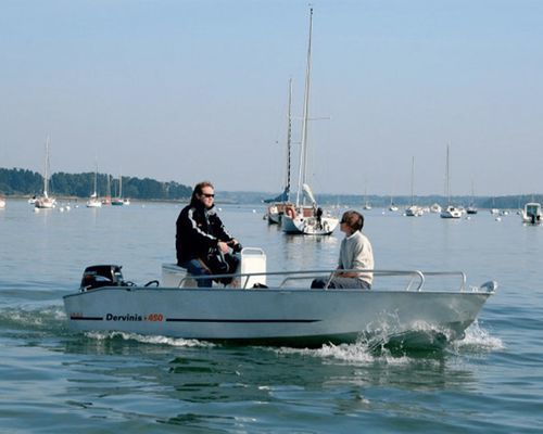 Bass boat pour la pêche - DERVINIS 450 - BORD A BORD - de loisir / en aluminium / auto-videur