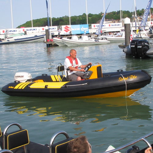 Bateau pneumatique hors-bord - RIB 460 - Solent Ribs - semi-rigide / à console jockey / max. 4 personnes