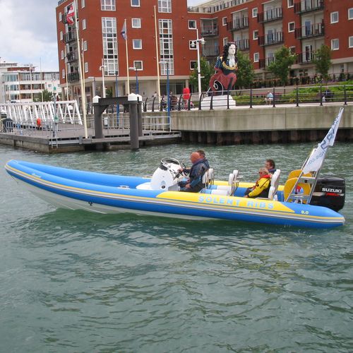 Bateau pneumatique hors-bord - RIB 900 - Solent Ribs - semi-rigide / à console centrale / roll-bar