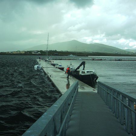 Brise-lames flottant - Inland and Coastal Marina Systems Ltd. - en béton armé