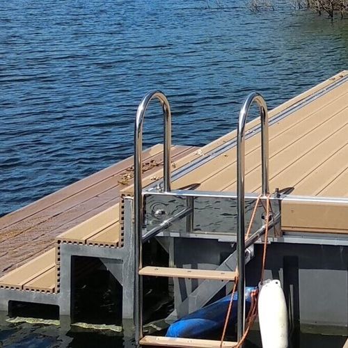Échelle pour ponton - Ronáutica Quality Marinas SLU - fixe / de sécurité