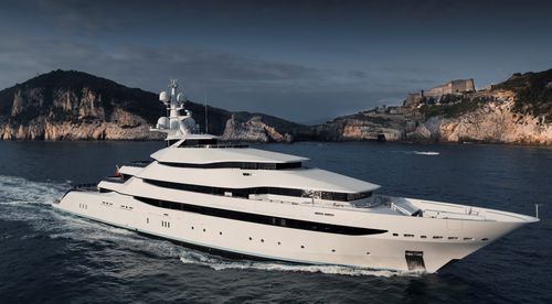 Mega-yacht de croisière - AMORE VERO - Oceanco - raised pilothouse / avec piscine