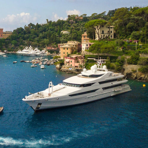 Mega-yacht de croisière - YASMINE OF THE SEA - Oceanco - raised pilothouse / avec piscine