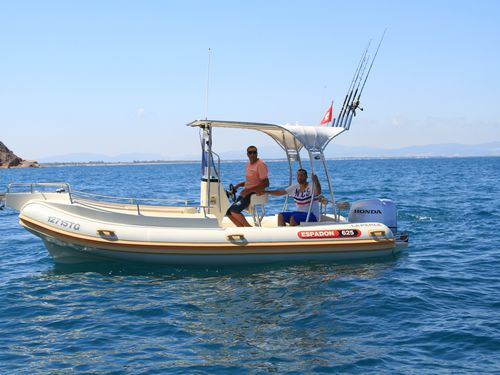 Bateau pneumatique hors-bord - 625 PRO - ESPADON CONCEPT - semi-rigide / à console centrale / pour la pêche