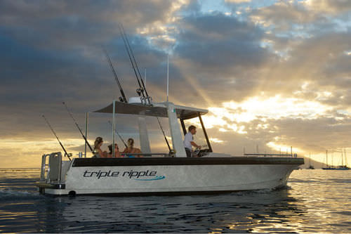 Annexe pour yacht in-bord - Big Fish - McMullen & Wing - à console centrale / open / bain de soleil