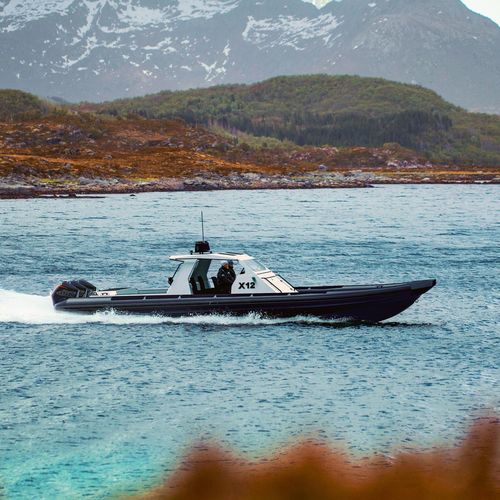 Bateau de surveillance - Goldfish - bateau utilitaire / hors-bord / bateau pneumatique semi-rigide