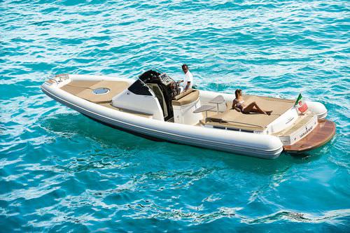 Bateau pneumatique in-bord - MX-11 COUPÈ - Cantieri Magazzù - RIB / à console centrale / max. 18 personnes