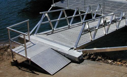 Passerelle pour ponton - Marina Dock Systems - en aluminium / avec main courante