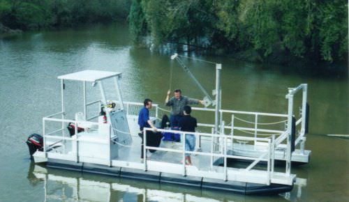 Bateau de travail - EFFLUENT PONTOON - Marina Dock Systems - hors-bord / bateau ponton