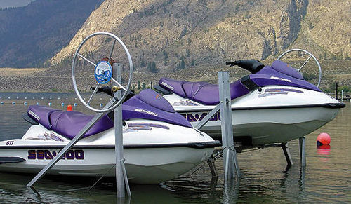 Élévateur à jet-ski - PWC - Hewitt Boats Lifts and Docks