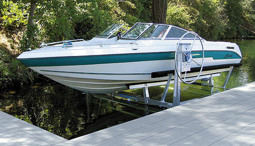 Ascenseur à bateaux - Cantilever - Hewitt Boats Lifts and Docks