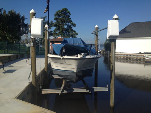Ascenseur à bateaux - 4200#, 5600#, 7000#, 10000# - Lunmar Boat Lifts - flottant