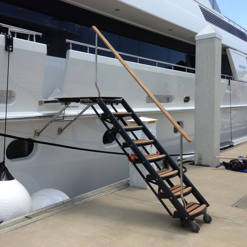 Échelle pour yacht - SEA-STAIR - Mar Quipt - latérale / de coupée / en carbone