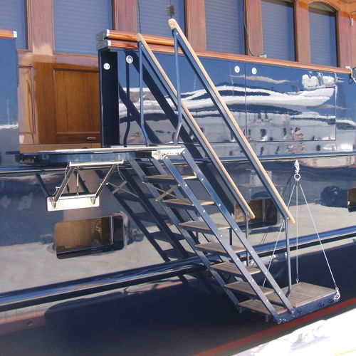 Échelle pour yacht - Mar Quipt - pour navire / escamotable / de coupée
