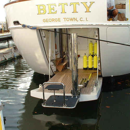 Élévateur à bateaux - Mar Quipt - pour yacht / monté sur bateau / monté sur yacht