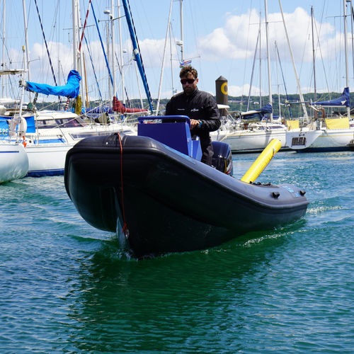 Bateau pneumatique hors-bord - IQ6  - 3D MARINE - semi-rigide / à console centrale / open