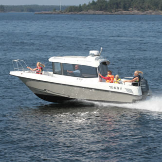 Cabin-cruiser hors-bord - 6.9X - TG Boat - à cockpit fermé / de pêche sportive / max. 8 personnes