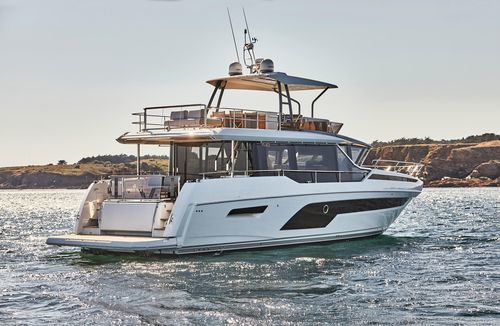 Motor-yacht de croisière - X60 - Prestige Yachts - à fly / in-bord / 3 cabines