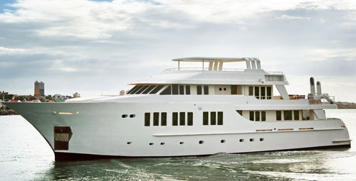 Super-yacht de croisière - M/Y Evolve  - Inace - avec timonerie / coque à déplacement / en acier