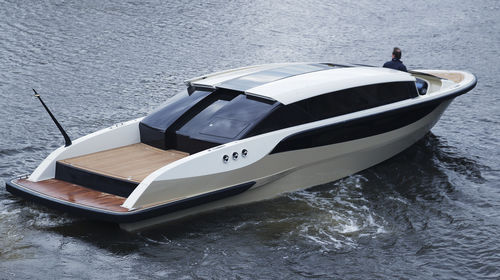 Vedette stern-drive - LIMOUSINE 10,5 M - Yachtwerft Meyer - bimoteur / open / à console centrale