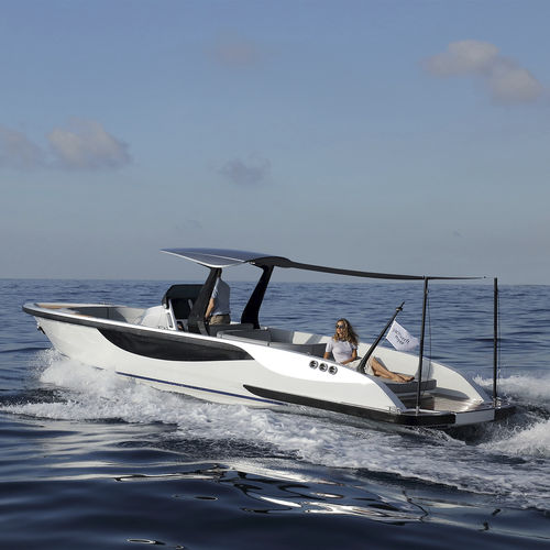 Vedette in-bord - 9.6 M - Yachtwerft Meyer - open / à console centrale / max. 12 personnes