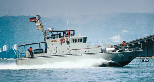 Bateau de surveillance - VARNAS - Fassmer - in-bord / en aluminium