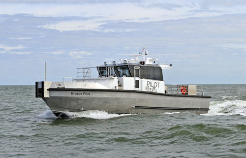 Bateau pilote - 64 DEFIANT - Metal Shark Aluminum Boats - in-bord hydrojet / en aluminium