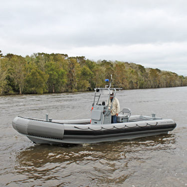 Bateau de surveillance - 7M  - Metal Shark Aluminum Boats - in-bord / diesel / en aluminium