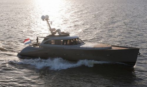 Motor-yacht de croisière - LB-74 Aicico - Morozov Yachts - traditionnel / à fly / avec timonerie