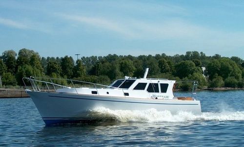 Vedette in-bord - Navigator-111 - Morozov Yachts - diesel / coque à déplacement / avec timonerie