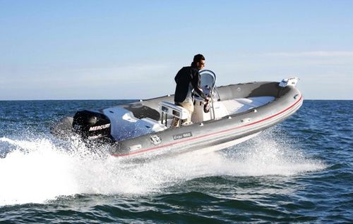 Bateau pneumatique hors-bord - Expo - Silver marine - semi-rigide / à console centrale / pour la pêche