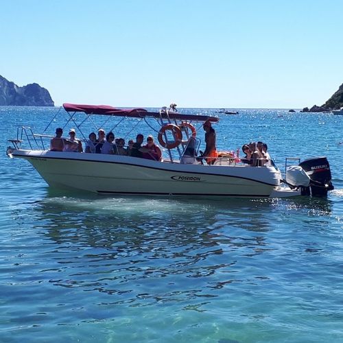 Coque open hors-bord - 7.95 PRO TOUR - Biskinis Bros S.A. - à console centrale / max. 12 personnes / bain de soleil