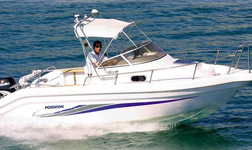 Day-cruiser hors-bord - R590 - Biskinis Bros S.A. - open / max. 8 personnes / avec cabine