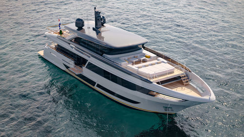 Super-yacht de croisière - MAY - Van der Valk Shipyard - avec timonerie / 5 cabines / coque semi-planante