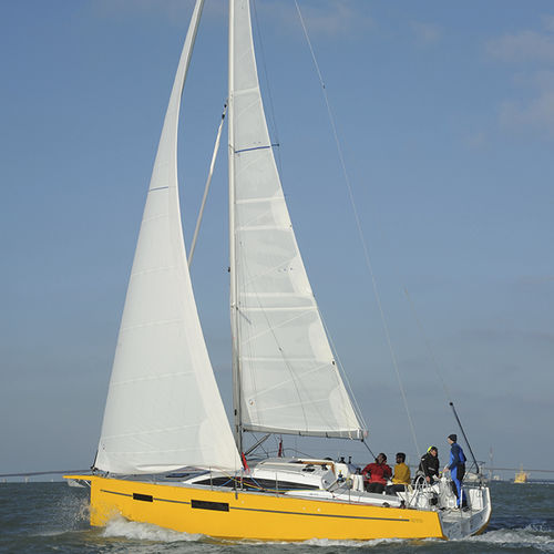 Voilier de grande croisière - RM1070 - RM Yachts - 2 cabines / biquille / bout-dehors