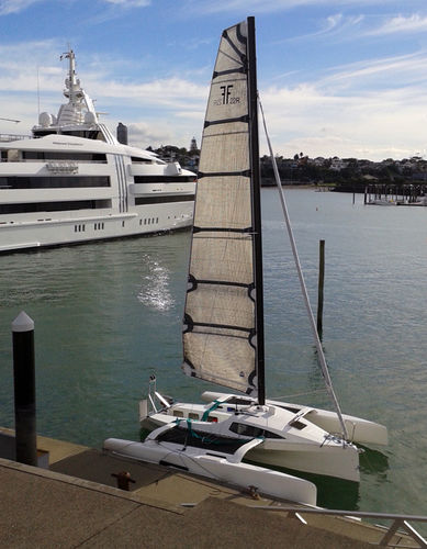 Trimaran - F-22R - Farrier Marine (NZ) - de course / à bras repliable