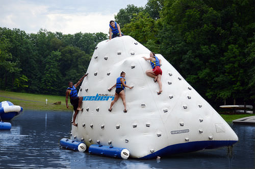 Jeu aquatique toboggan - 14' Iceberg - RAVE Sports - mur d'escalade / pour base de loisirs / gonflable