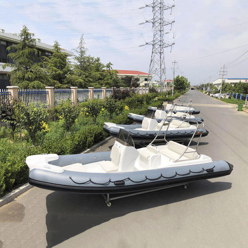 Bateau pneumatique hors-bord - 5.2M-8.3M - Qingdao Lian Ya Boat Co.,Ltd. - essence / bimoteur / RIB