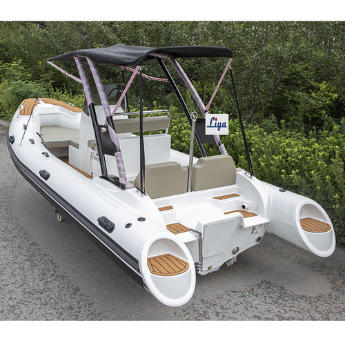 Bateau pneumatique hors-bord - RIB520 - Qingdao Lian Ya Boat Co.,Ltd. - essence / coque rigide / à console centrale