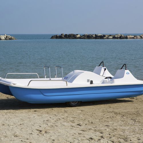 Bateau à pédales 5 places - Capri Solarium - CNA Centro Nautico Adriatico - avec sundeck