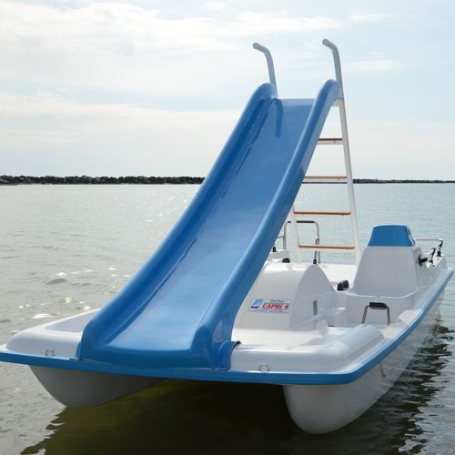 Bateau à pédales 5 places - Capri 4 - CNA Centro Nautico Adriatico - avec toboggan