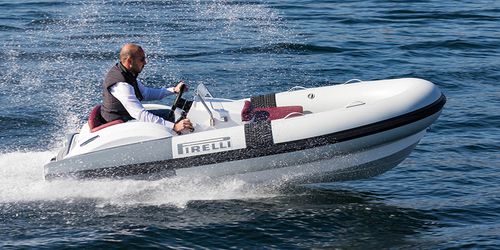 Bateau pneumatique hydrojet - J33  - PIRELLI | TecnoRib - essence / RIB / à console centrale