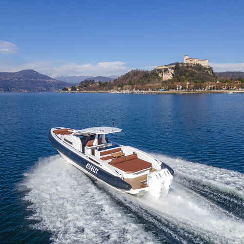 Bateau pneumatique hors-bord - 50 - PIRELLI | TecnoRib - stern-drive / diesel / essence
