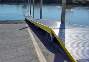 Cale de mise à l'eau flottante pour bateaux - Topper Industries