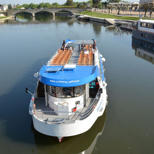 Bateau promenade - ZE Battery - Alternatives Energies - solaire électrique / zéro émission