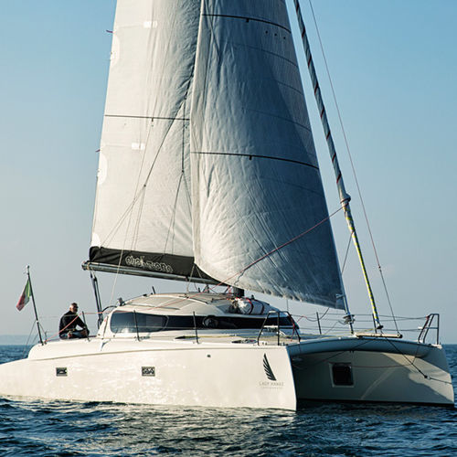 Catamaran - LH 37 Sport - Lady Hawke Catamarans - de course-croisière / 3 cabines / en carbone